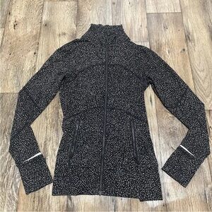 Lululemon Contour Jacket Full Zip Nulu Size 8 White Black Thumb Holes Pockets